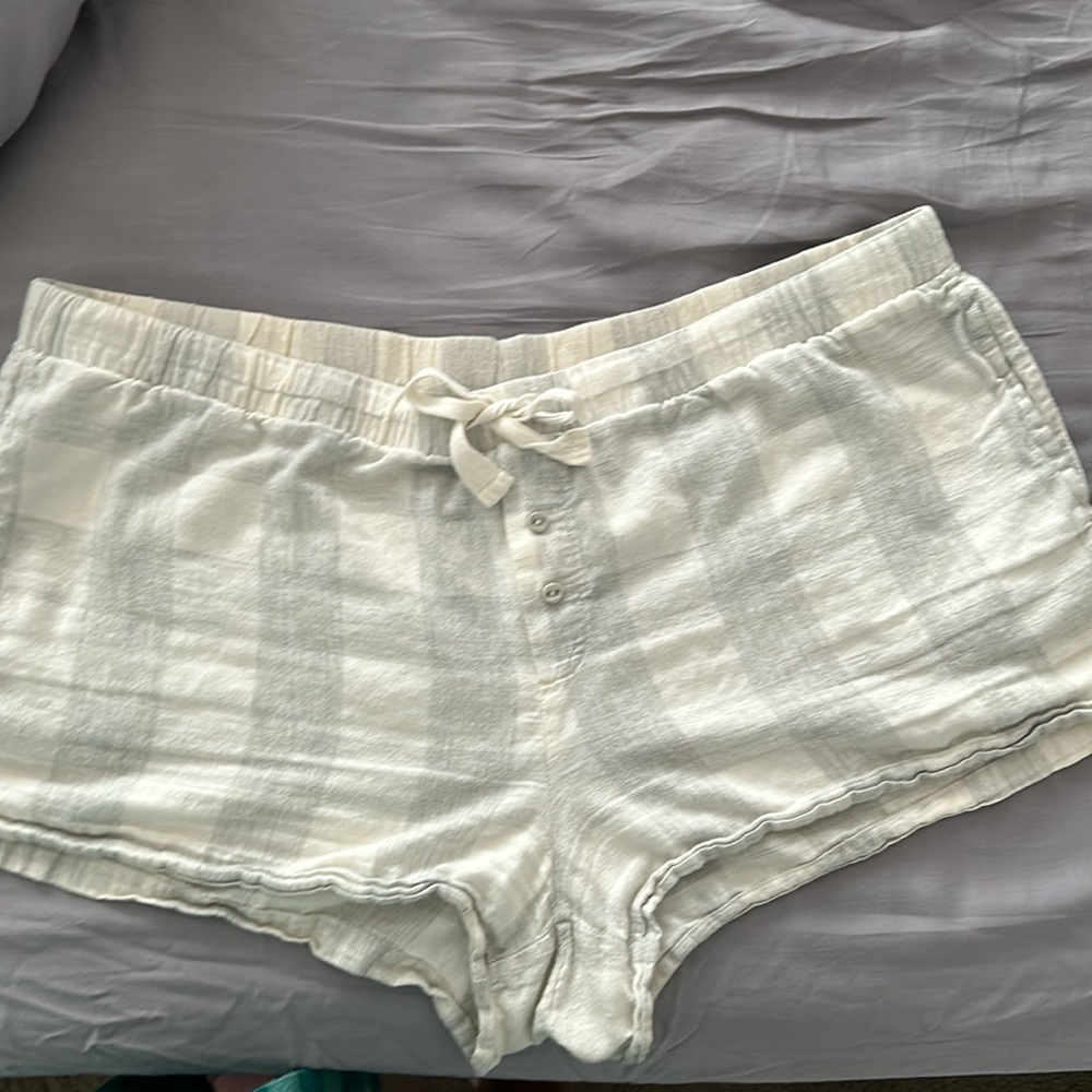 Stars Above gray & white flannel pj shorts 100% cotton Pockets on front.